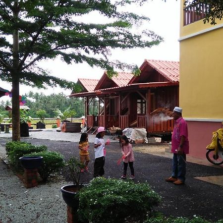Chalet Kb Wakaf Kayu Κότα Μπάρου Εξωτερικό φωτογραφία